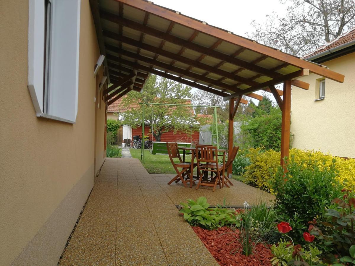 Agnes Vendeghaz Apartment Jula Exterior foto